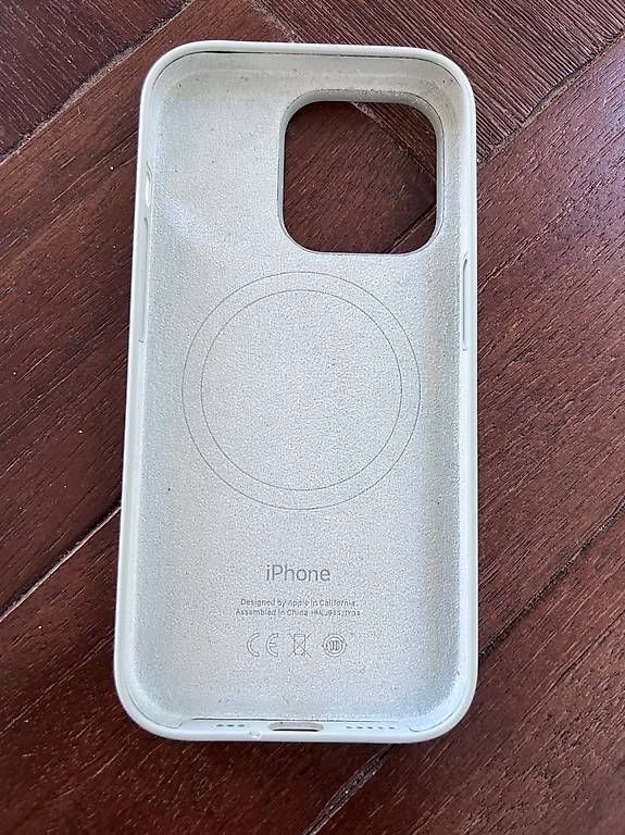 Apple Cover & Protezioni schermo: Original Apple Hülle iPhone 14 Pro – Usato da Zug venduto da pat_wk9x