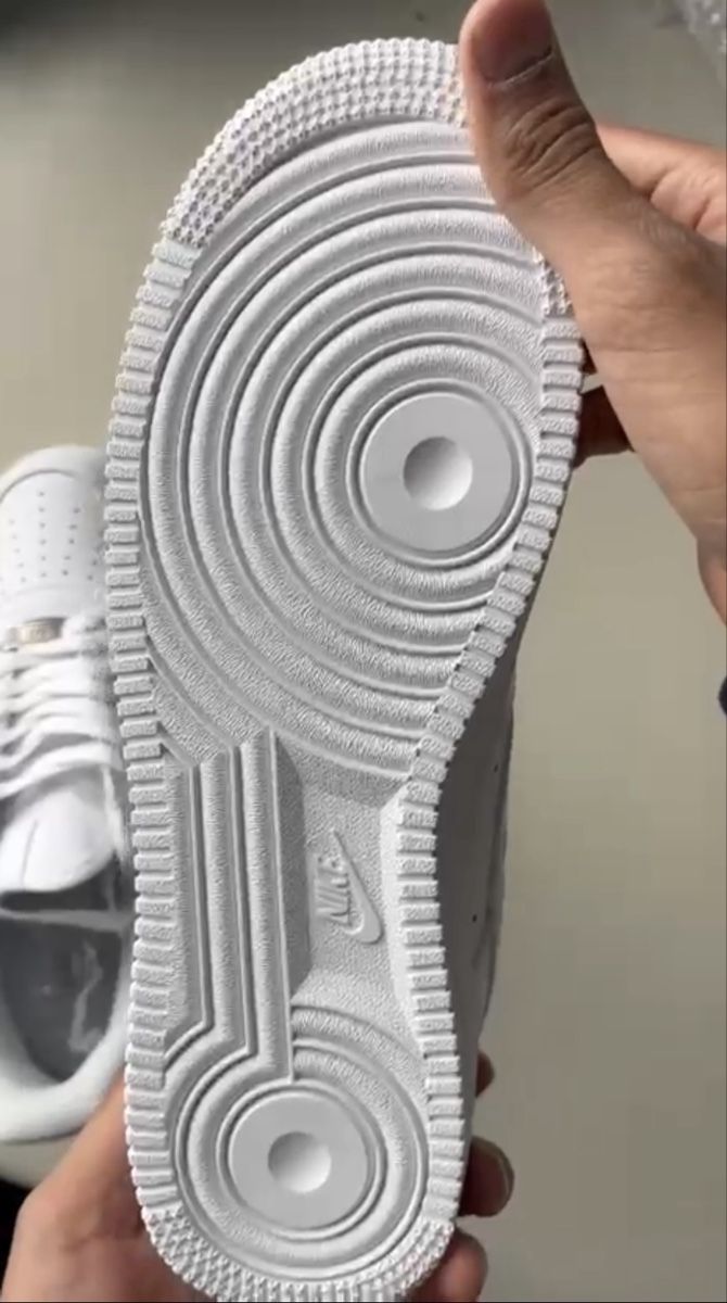 Scarpe da uomo: Nike Air Force 1 – Nuovo (secondo la descrizione) da Biel/Bienne venduto da Husseinsheikho 3