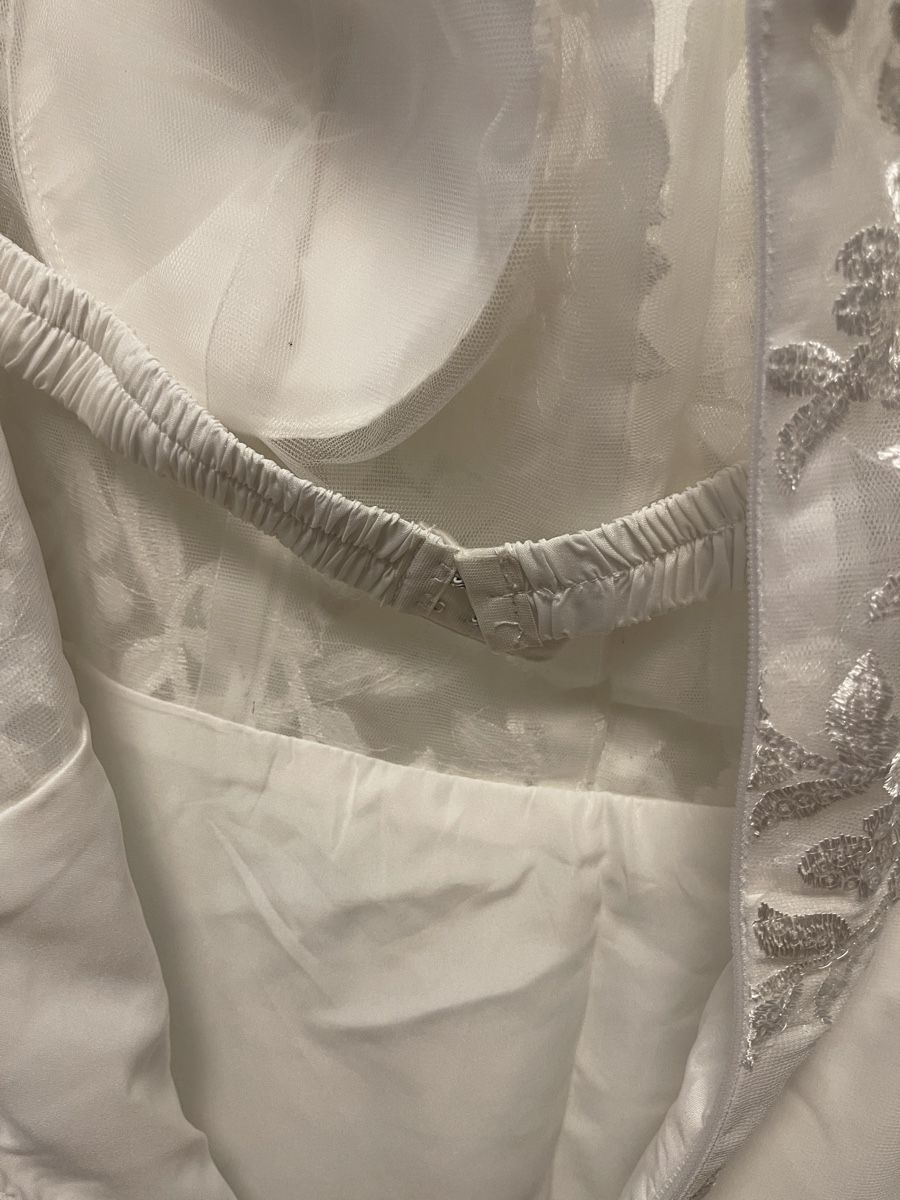 Vestiti: Wunderschönes, elegantes Brautkleid – Nuovo (secondo la descrizione) da Uzwil venduto da noe_9f9c 3
