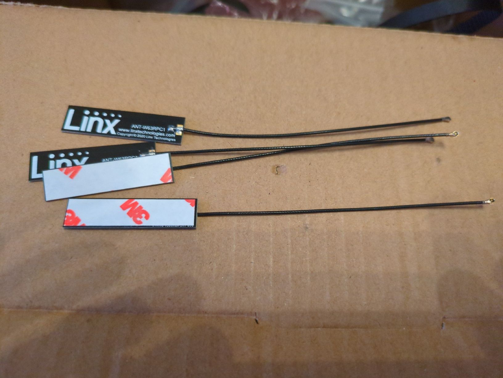 Technique de radiocom: ANT-W63RPC1-MHF4-100 – Neuf (Voir description) à Zürich par Ima00