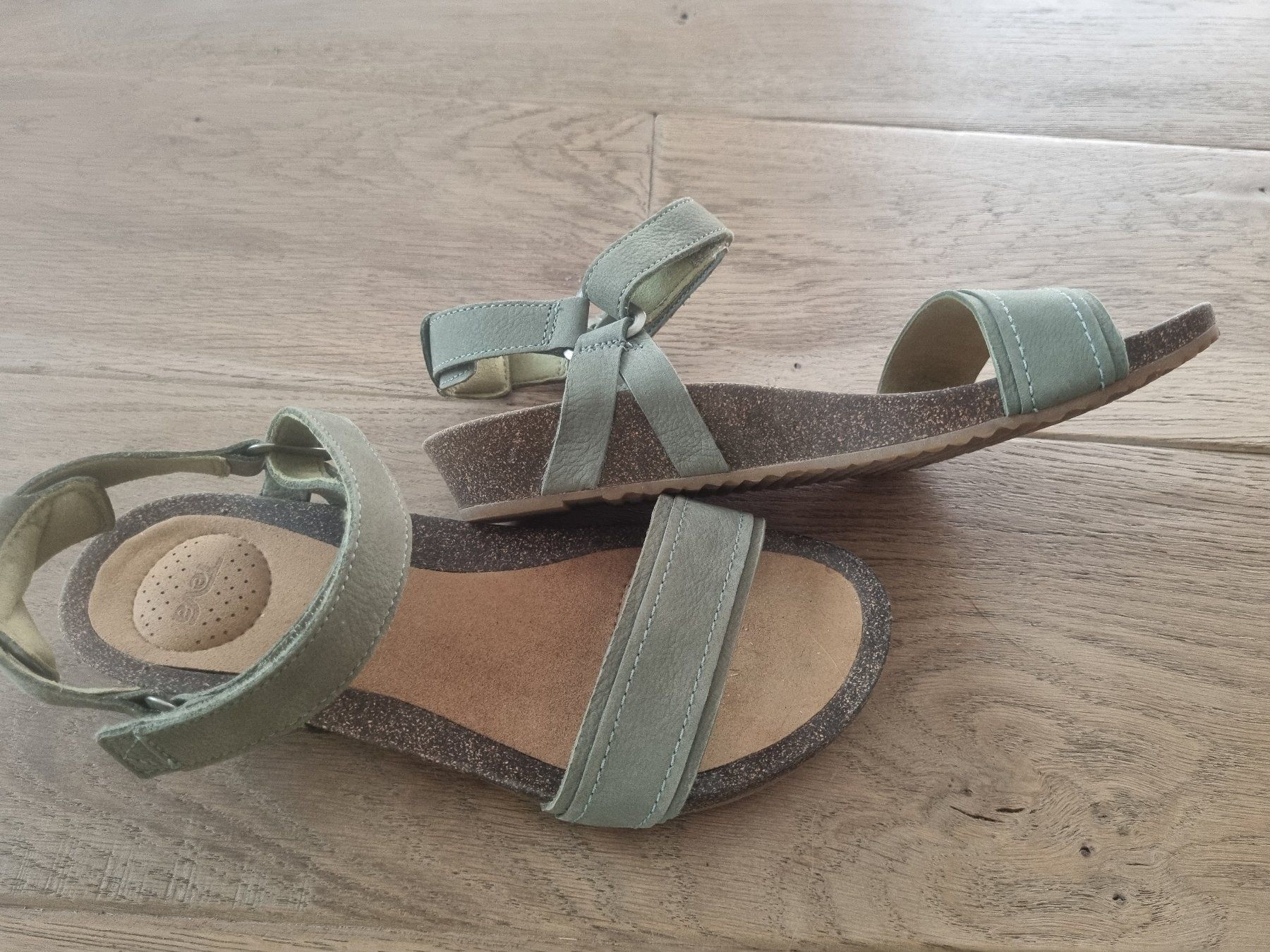 Teva Damenschuhe: Sandales Teva cuir vert pointure 37 – Gebraucht aus Lavey-les-Bains von Etre-Ange 2