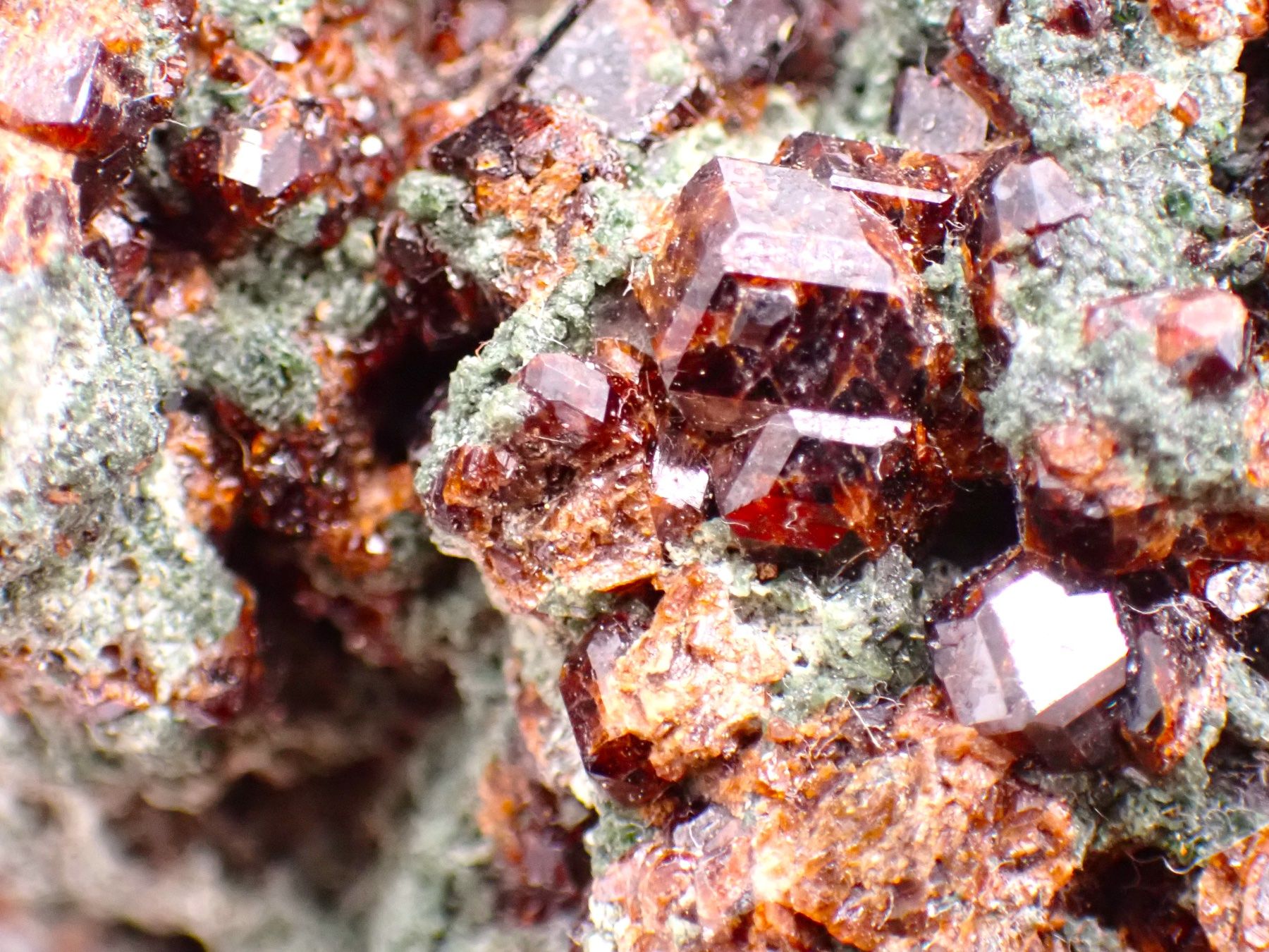 Minerali & Pietre curative: RaRe Hessonite, Pollux, Valais – Usato da Figino venduto da panshop