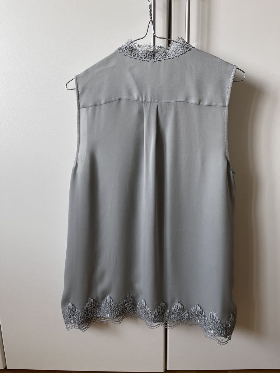 Top: Reiss Seidentop, Gr. 38, grau mit Spitze – Usato da Zürich venduto da Kleanthy 1