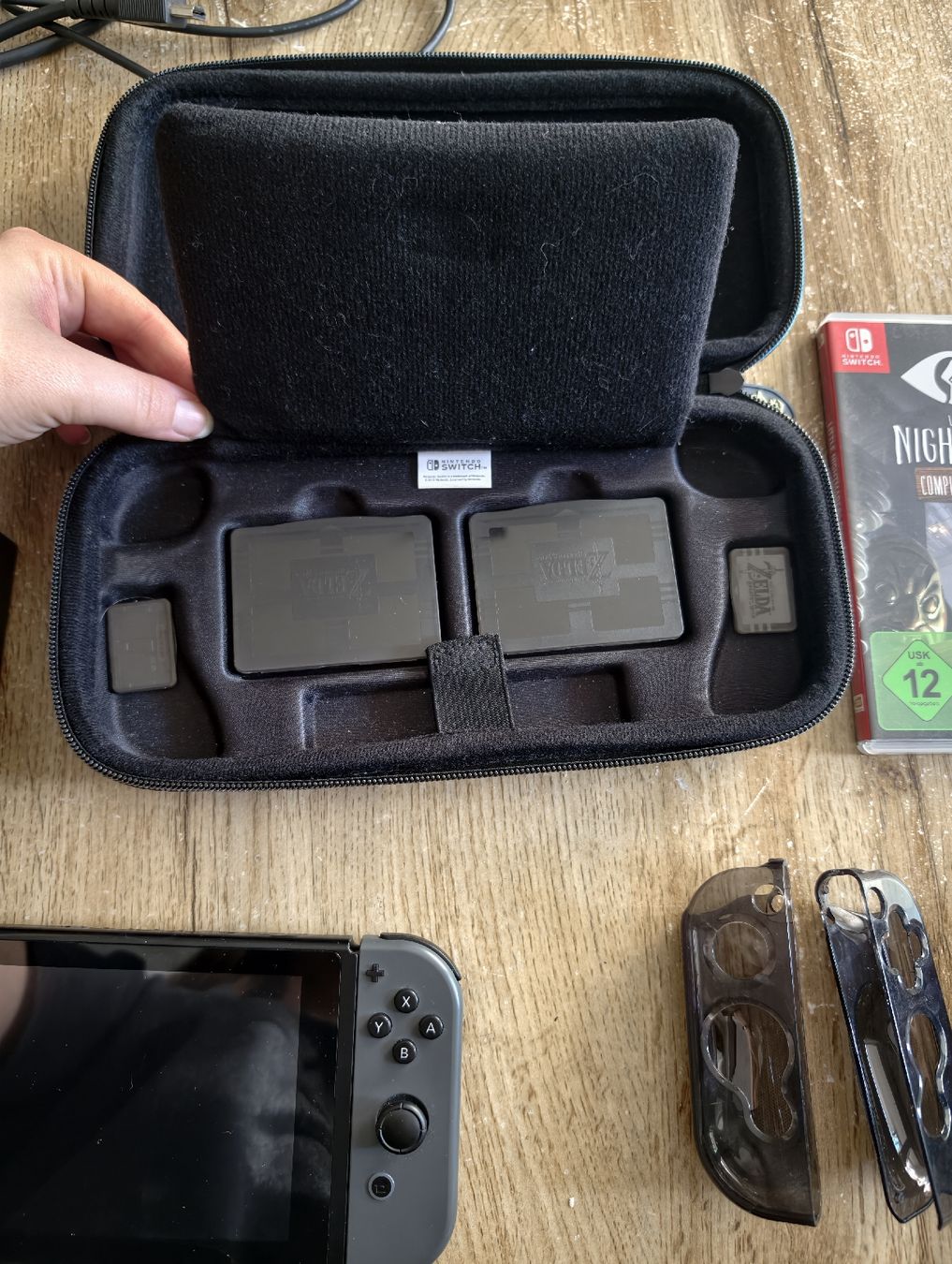 Nintendo Console: Nintendo Switch + Accessoires  – Usato da Bern venduto da mir_kf2q 2