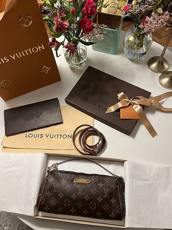 Louis Vuitton Eva Monogram Handtasche