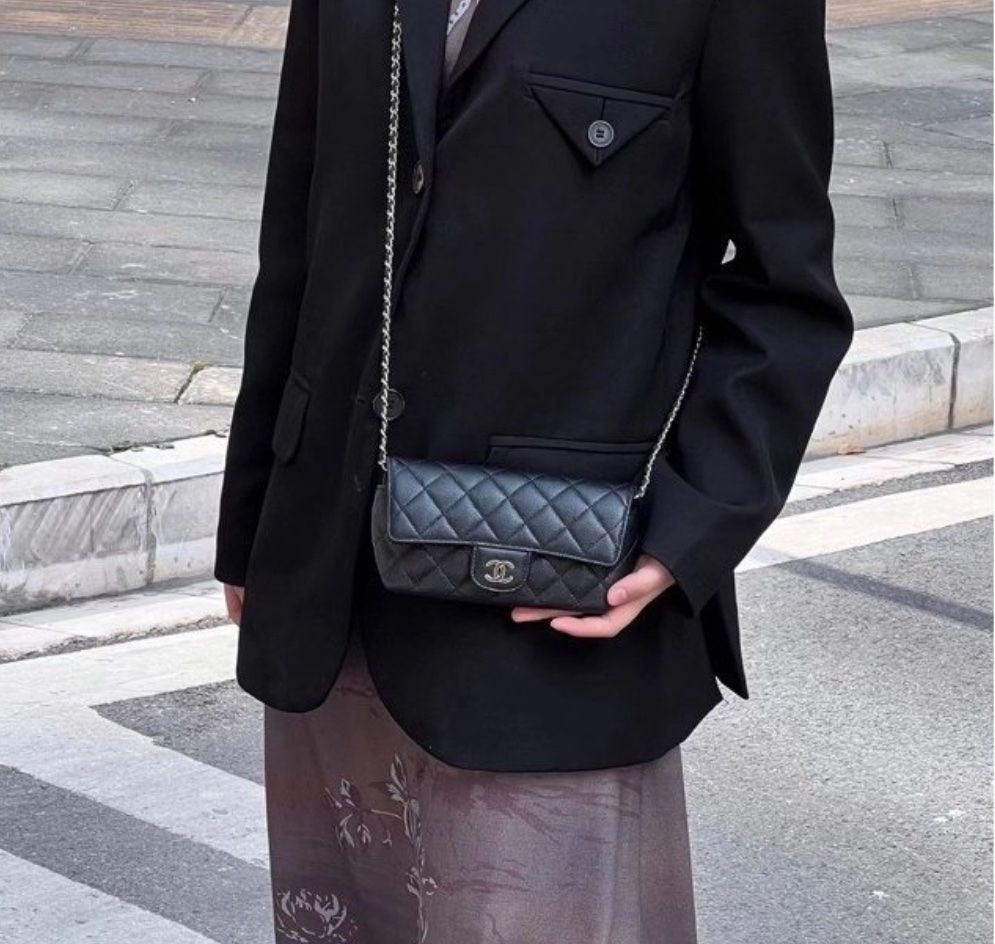 Chanel Taschen für Damen: Pochette noir Chanel – Neu und originalverpackt aus Kerzers von hel_v8pr 6