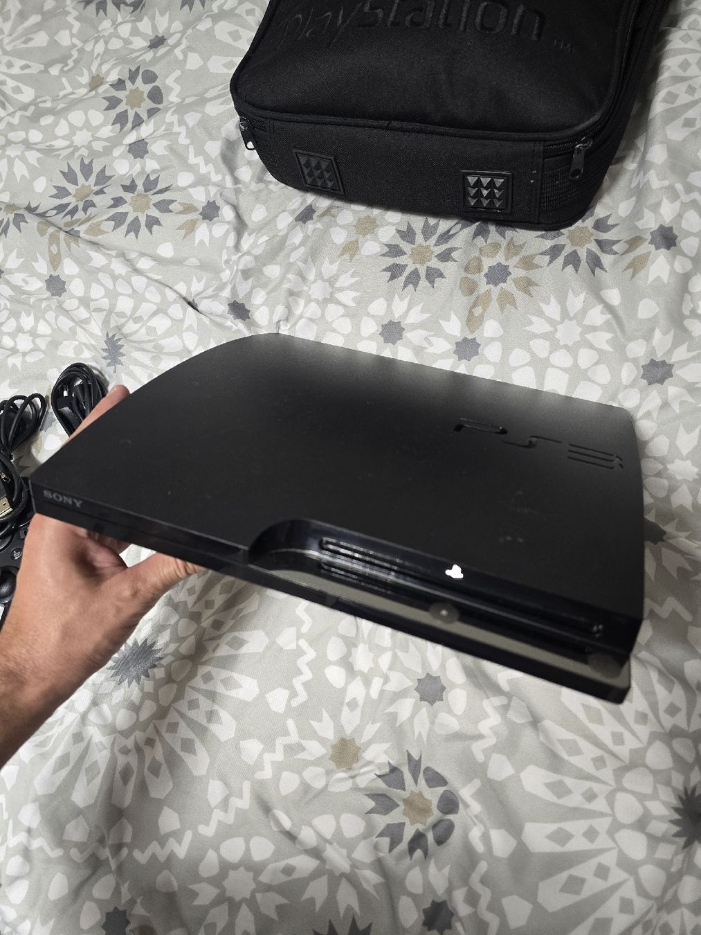 Sony Console: Sony PlayStation 3 Konsole mit Tasche – Usato da Winterthur venduto da AMKOM5E39 2