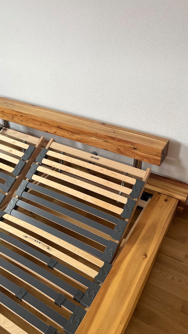 Letti: Lit en bois avec sommier réglable – Usato da Villars-sur-Glâne venduto da Sneaky765 2