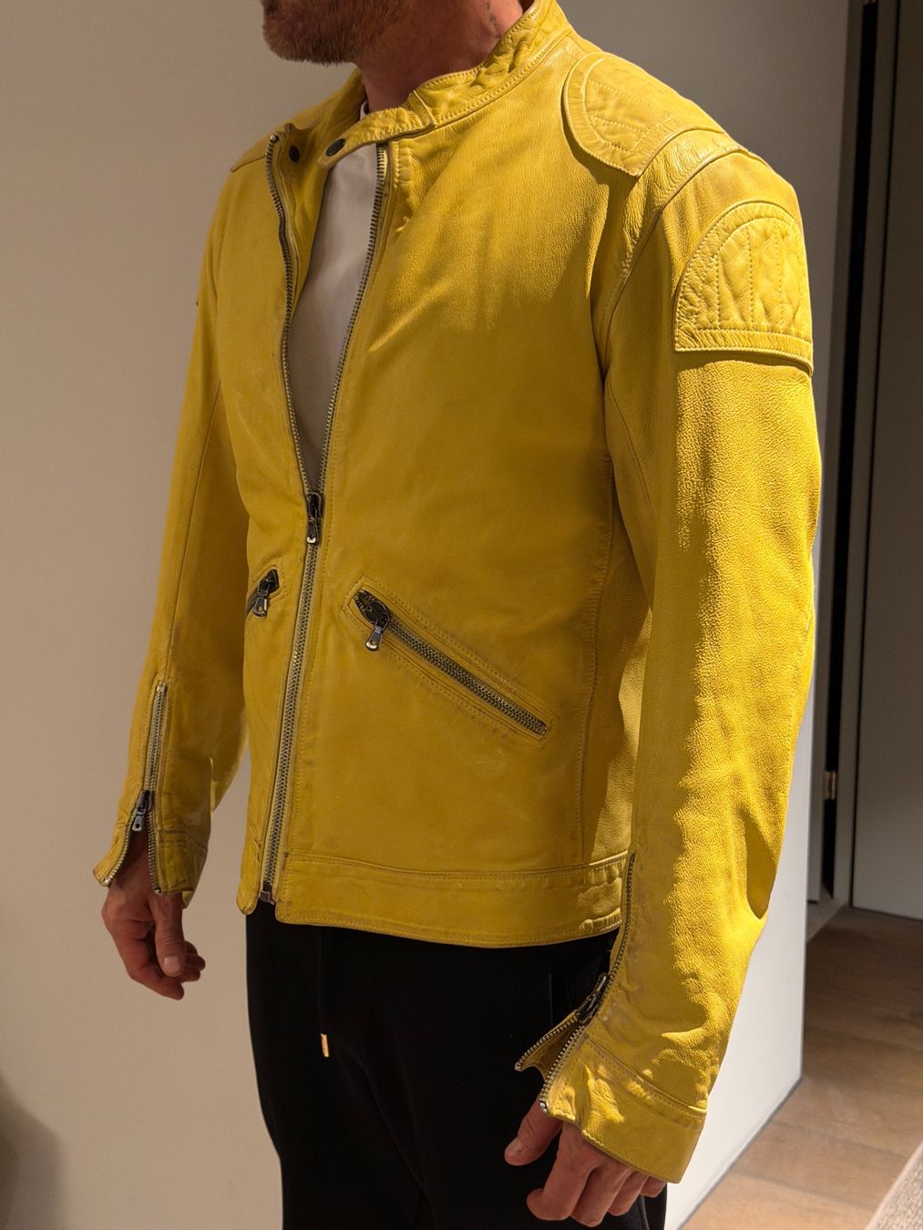 Dolce & Gabbana Giacche: Dolce & Gabbana Vintage Lederjacke Grösse 50 – Usato da Küsnacht ZH venduto da Icon21 1
