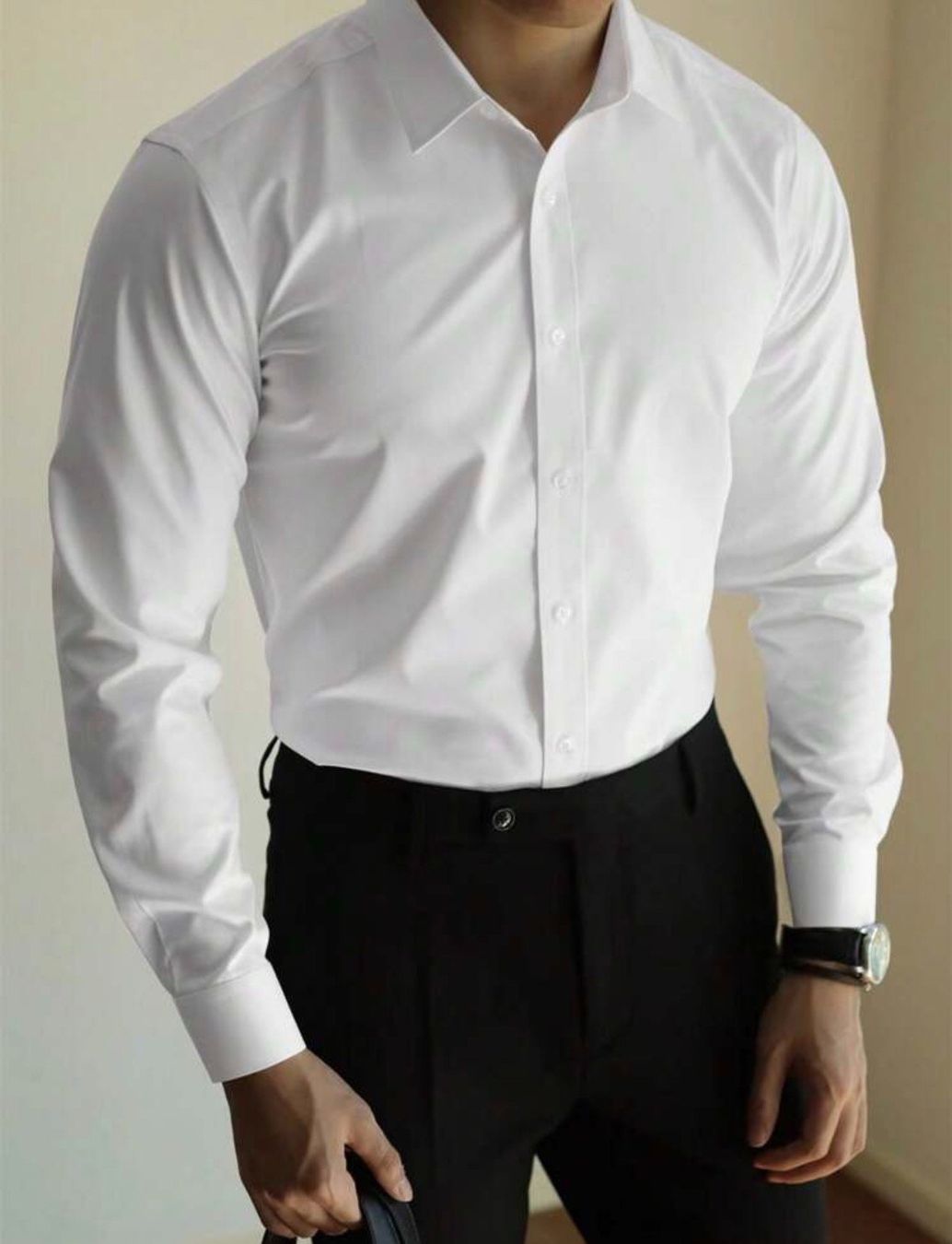 Camicie: White Long-Sleeve Shirt – Usato da Sion venduto da yasir.2021