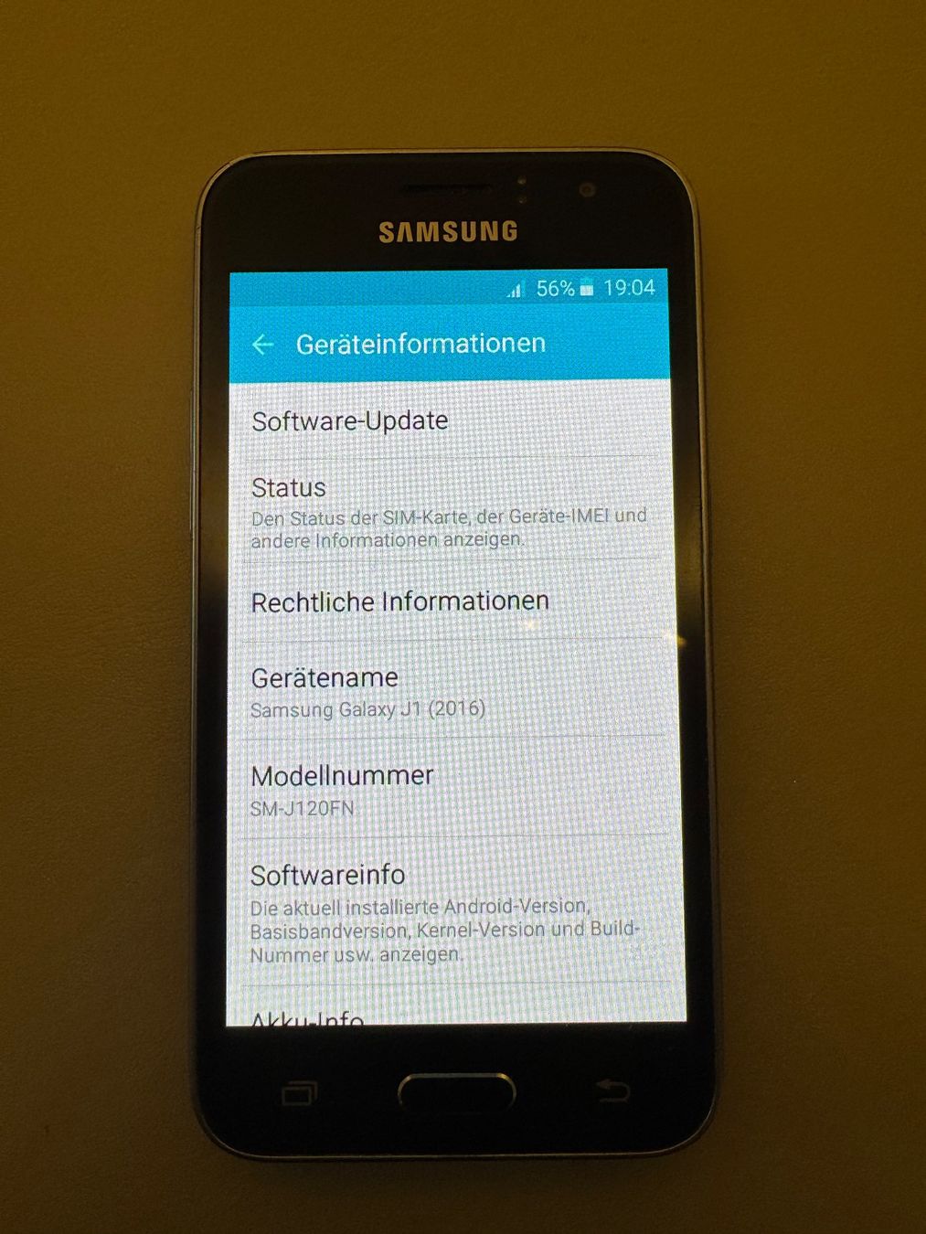 Samsung Telefoni cellulari / Smartphones: Samsung Galaxy J1 (2016) – Usato da Adliswil venduto da Busys 3