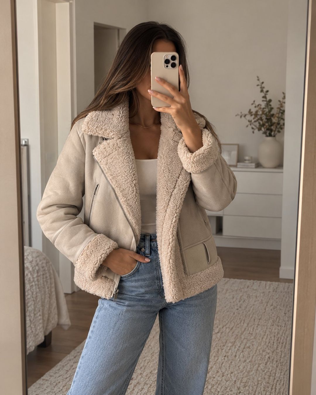 Stradivarius Jacken: Beige Teddyjacke – Gebraucht aus Niederuzwil von Lisascloset 1