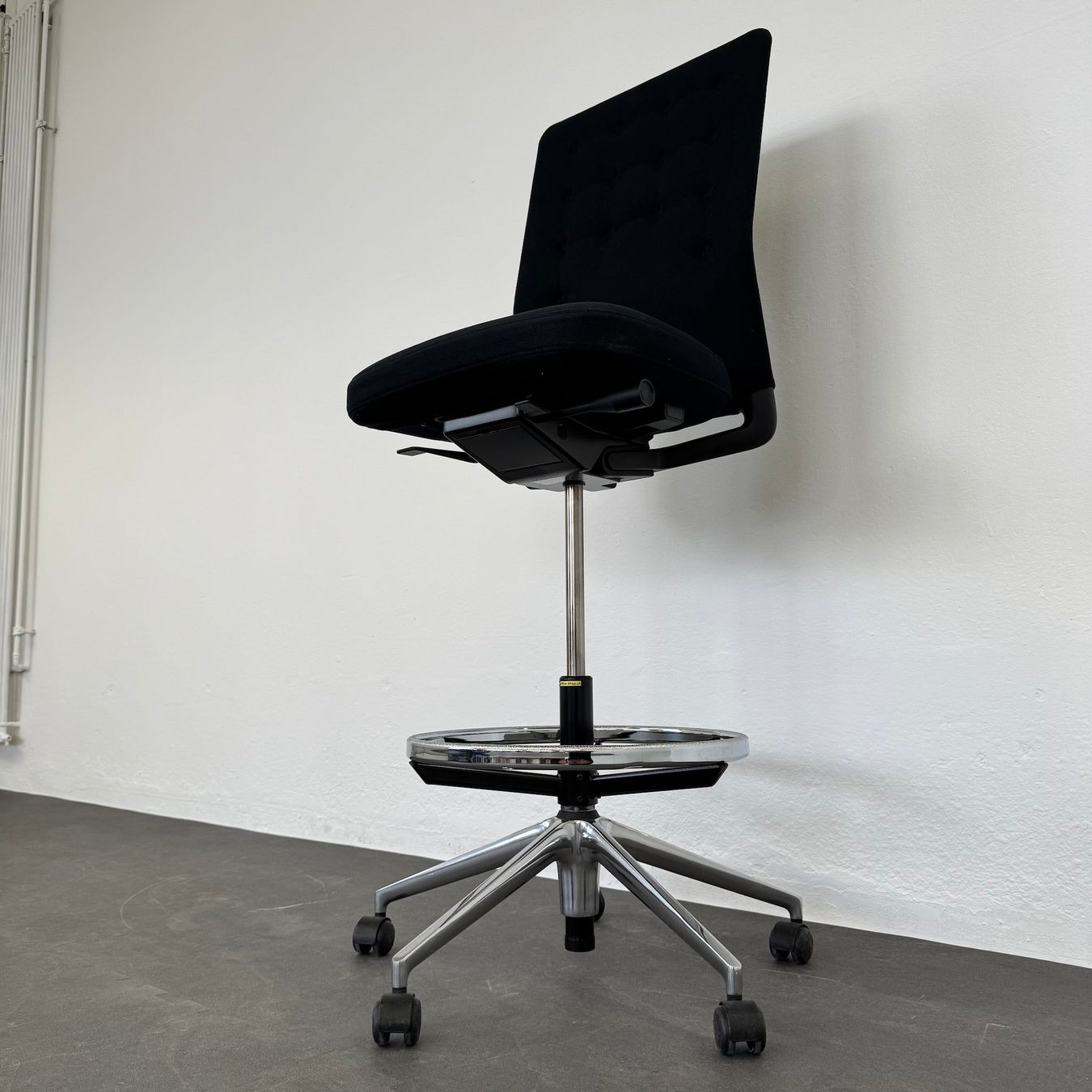 Sedie: Vitra ID Trim Counter Drehstuhl – Usato da Schönenwerd venduto da mcofficeshop 6