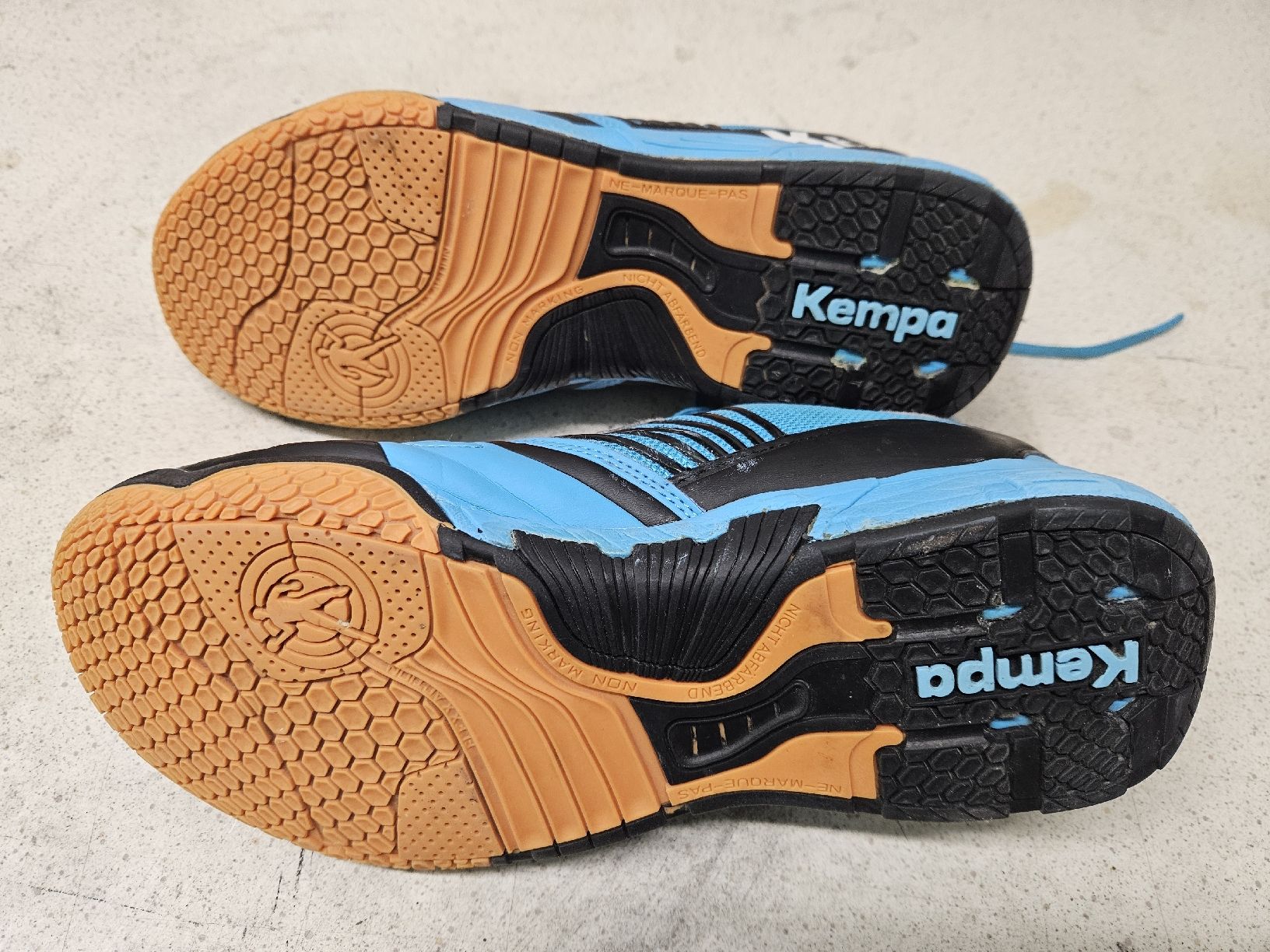 Herrenschuhe: Hallenschuhe – Gebraucht aus Mühlethurnen von Narr 2