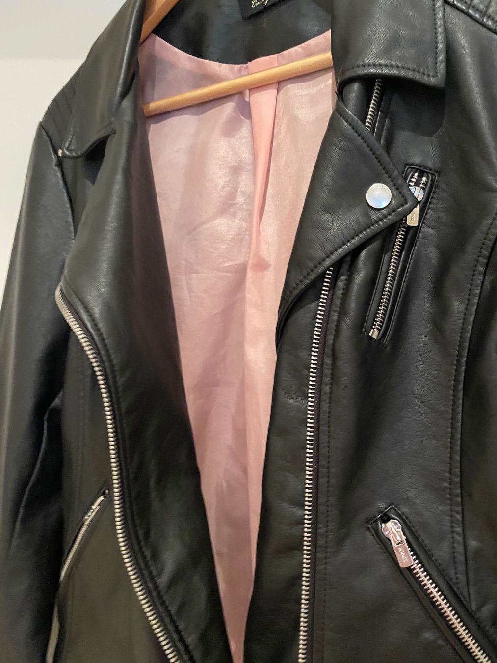 Only Jacken: ONLY Kunstlederjacke schwarz, Grösse 40 – Gebraucht aus Bülach von bjoernbenny 1