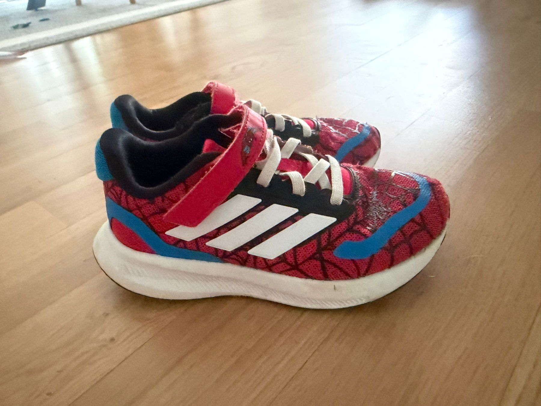 Adidas Scarpe per ragazzi: Adidas Spider Man 29 – Usato da Adliswil venduto da rudas 1