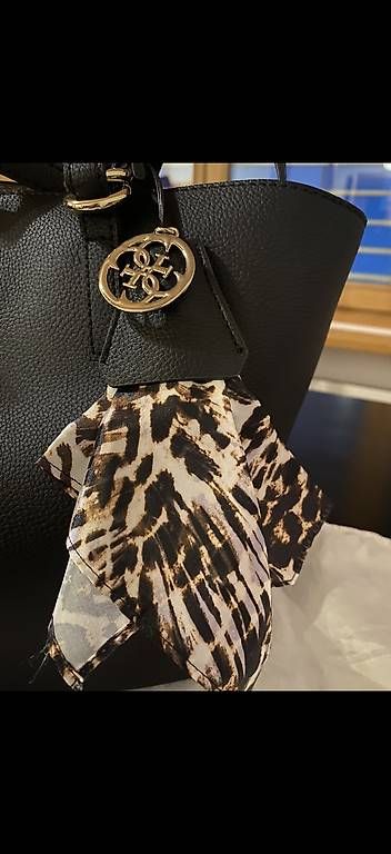 Guess Taschen für Damen: Guess Handtasche – Gebraucht aus Steffisburg von bellezza_unica 1