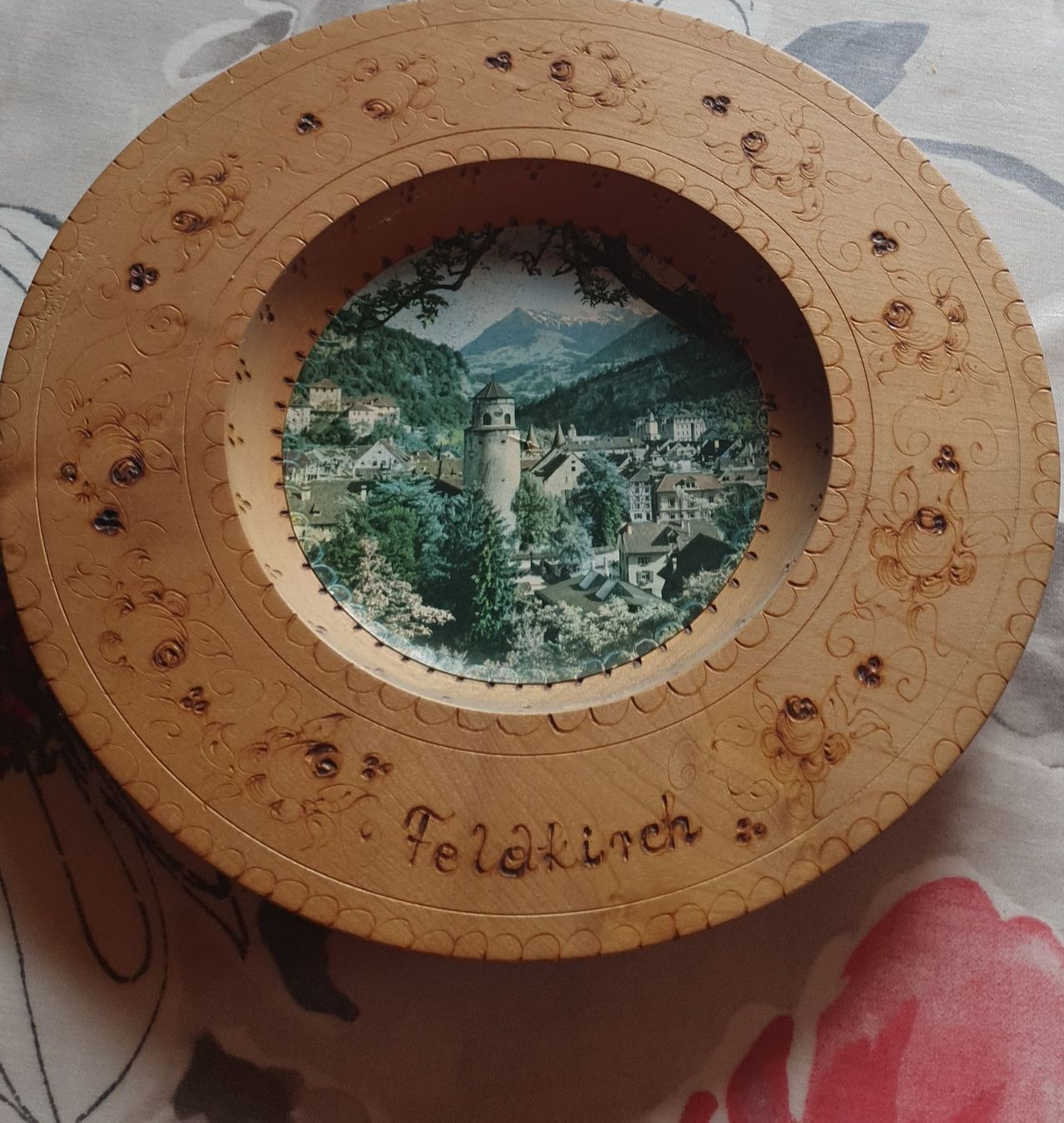 Piatti: Assiette décorative en bois Feldkirch – Usato da Aven venduto da stphane1577