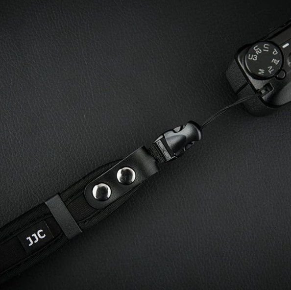 Supporti a parete: JJC Neoprene Camera Wrist Strap Quick Release DSLR – Nuovo e nell'imballaggio originale da Châtelaine venduto da topshop.switzerland 4