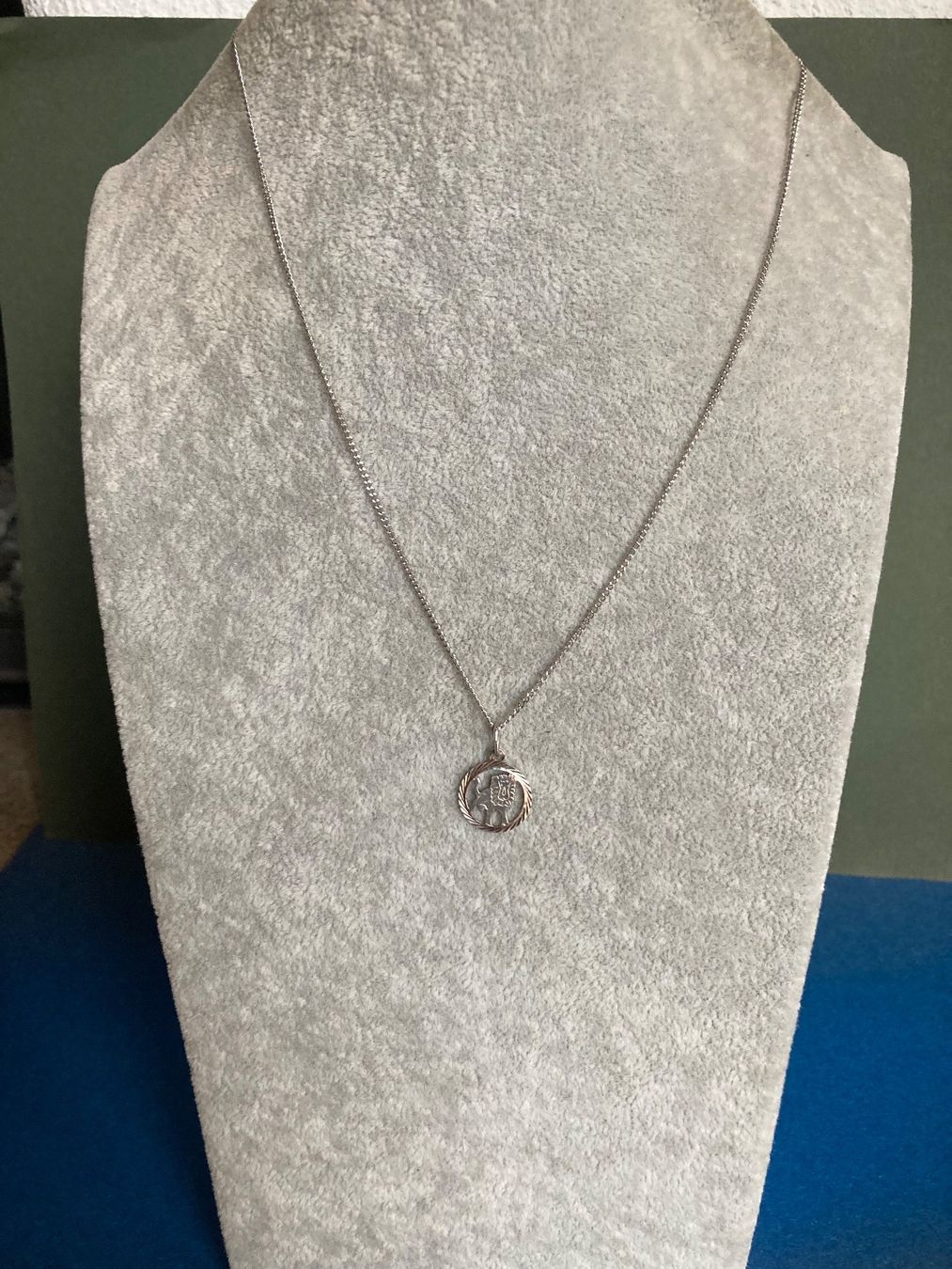 Ciondoli: Silber Löwen Anhänger (45cm) – Usato da Laufen venduto da Trendmarket 4
