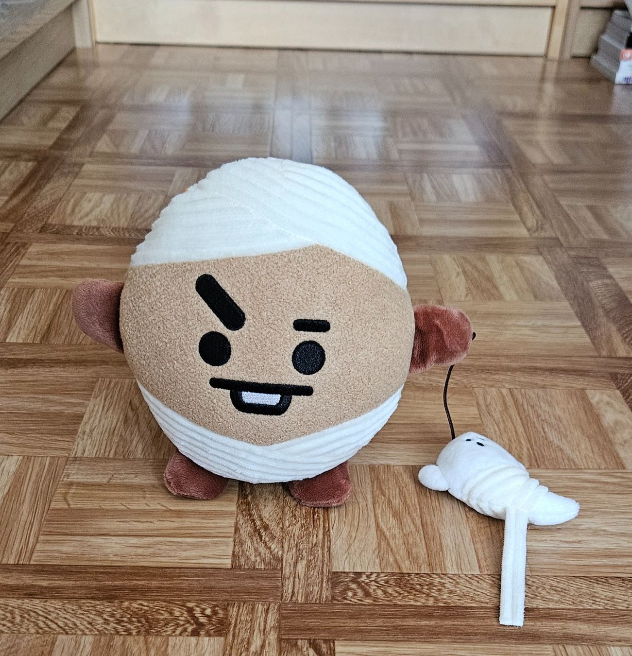 Giocattoli: BT21 Shooky Plüschtier Halloween Edition – Nuovo (secondo la descrizione) da Spreitenbach venduto da SophieHatter89