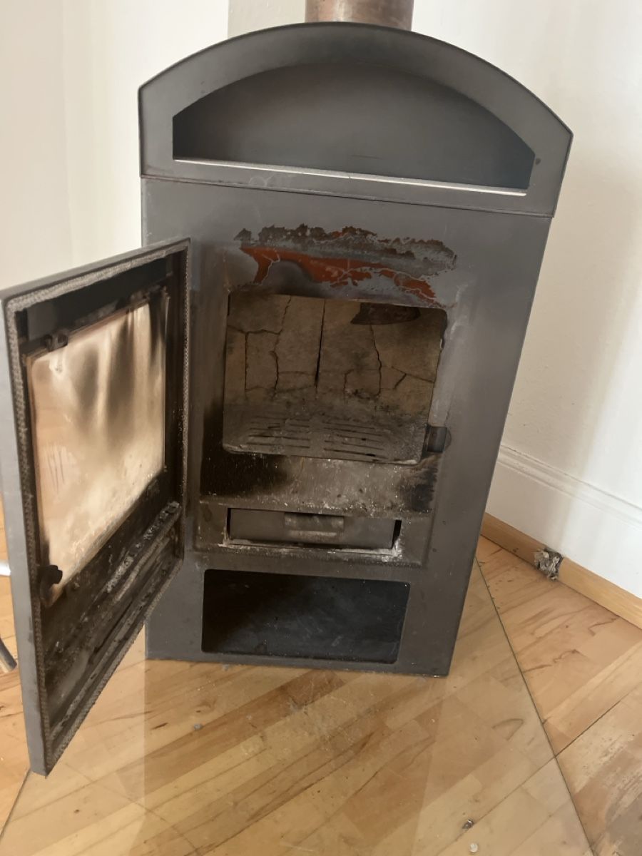 Cheminée: Ofen Holz – Gebraucht aus Basel von Buechermensch 1