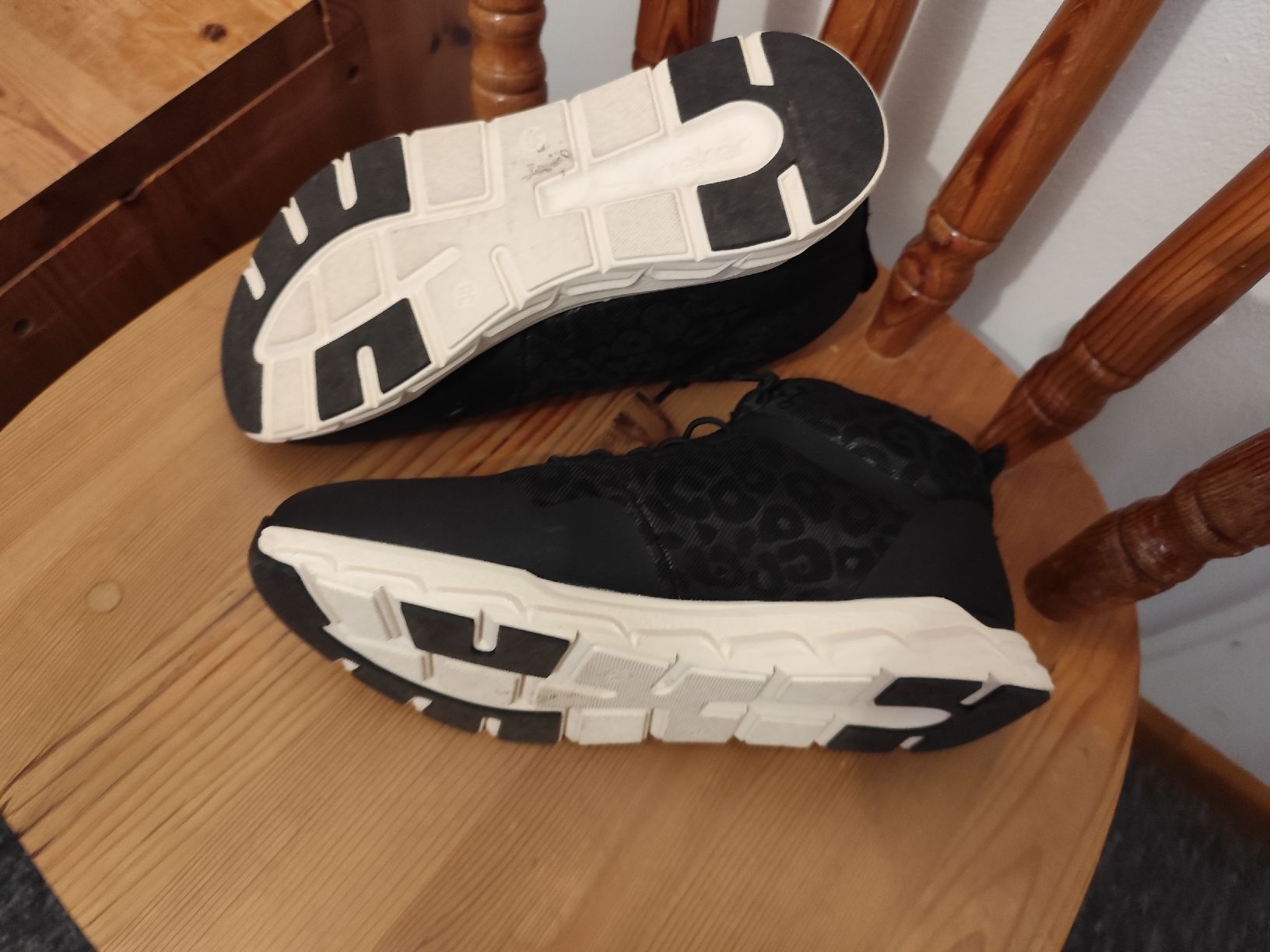 Rieker Scarpe da donna: Rieker Sneaker schwarz-weiss Gr. 38 – Nuovo (secondo la descrizione) da Gais venduto da ste_y6ps 1