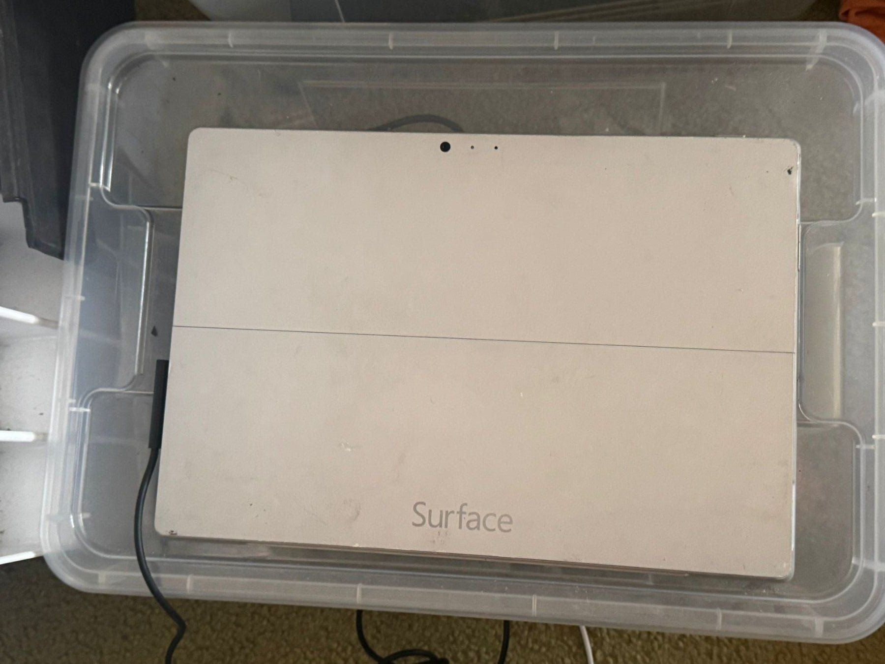 Microsoft Tablet PC: Surface Pro 3 - 64GB !! ungeprüft !! – Difettoso da Olten venduto da HoYa01 1