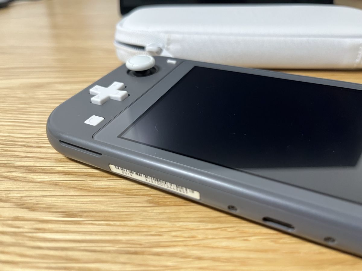 Nintendo Console: Nintendo Switch Lite Grau mit Etui Case – Usato da Olten venduto da T.Frei 5