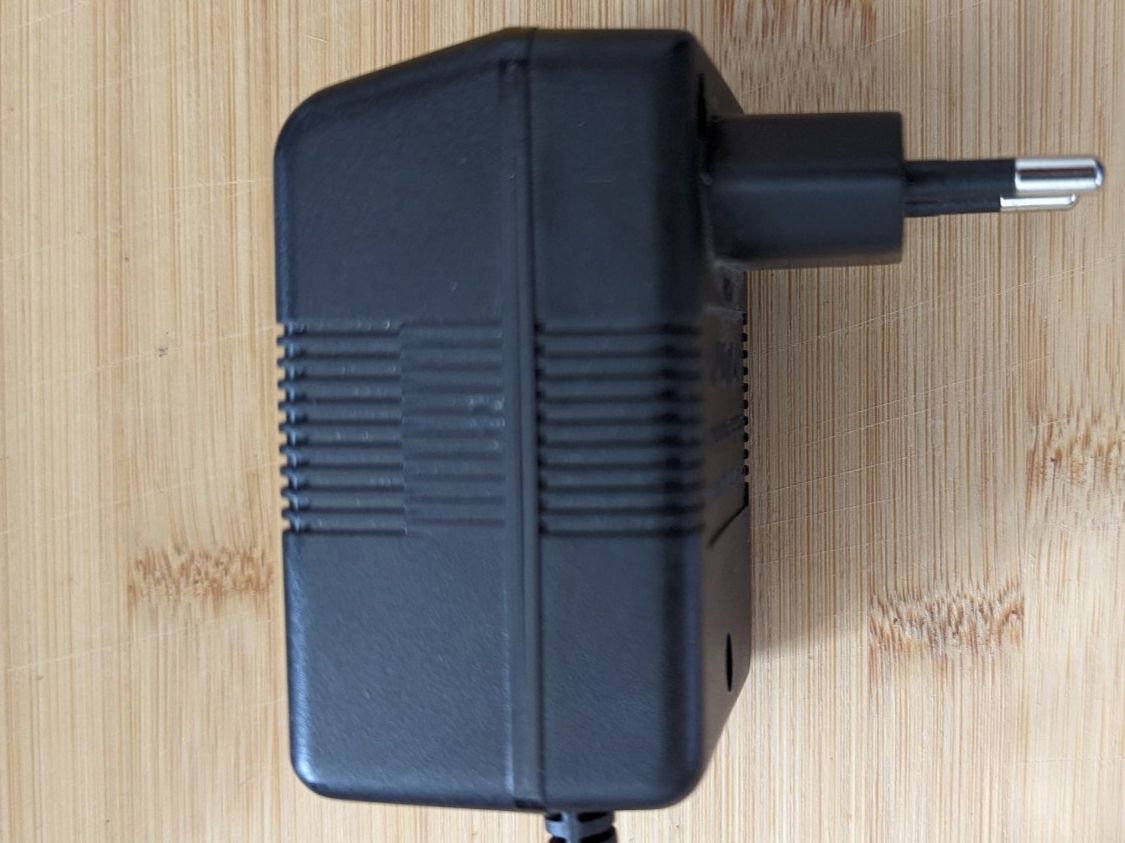 Logitech Ladegeräte: Netzgerät 10 Volt 500 mA Logitech – Gebraucht aus Uetikon am See von Tomarrani 1