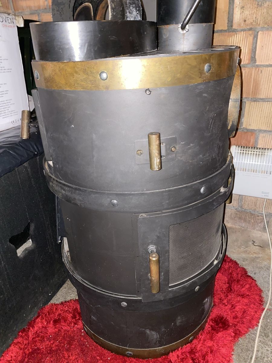 Altri mobili d'antiquariato: Runder Cheminéeofen zu verkaufen – Usato da Gersau venduto da Second-Hand-Shop 1