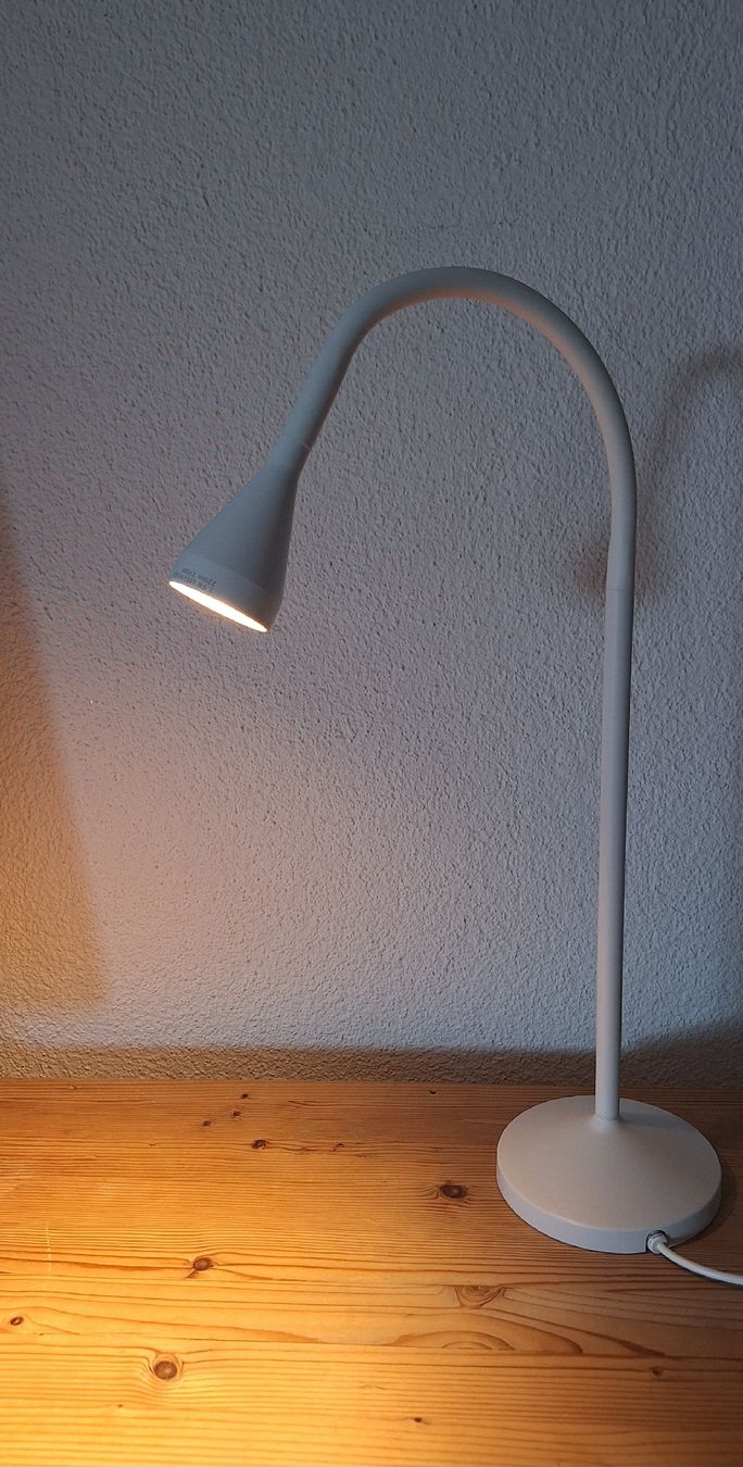 Lampade: Schreibtischlampe mit flexiblem Hals. – Usato da Bassersdorf venduto da Makeje58