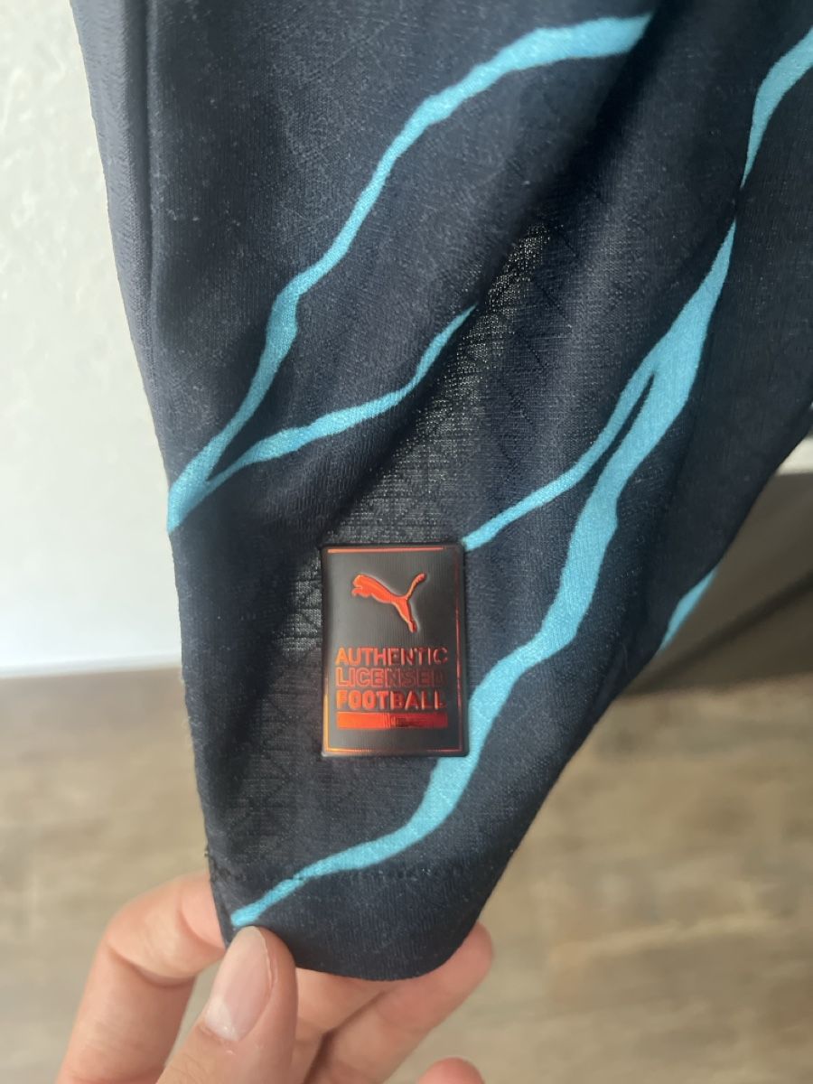 Puma Maillots de corps & Pantalons: Maillot Manchester City taille M – D'occasion à Vétroz par jer_xgh6 2