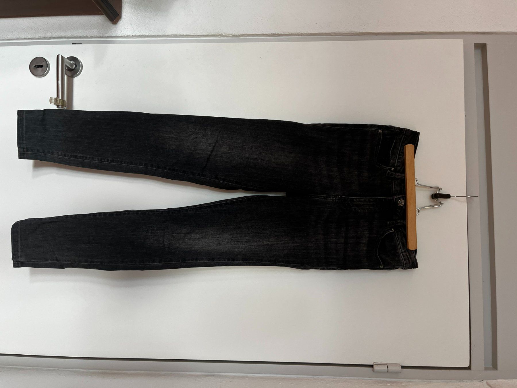 Jeans: Schwarze Skinny-Jeans – Usato da Seuzach venduto da anina.k