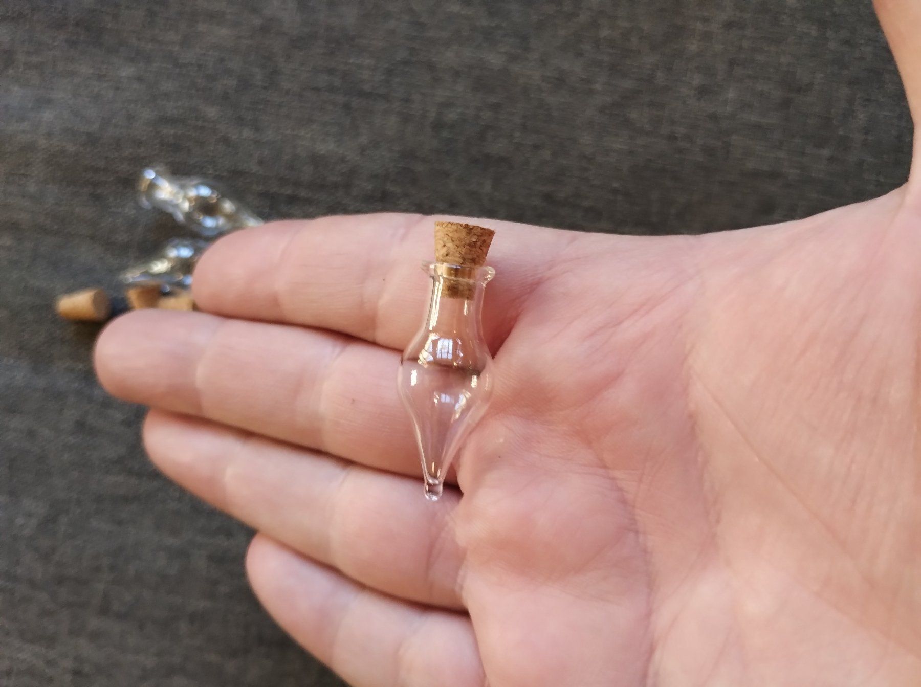 Accessori da laboratorio: Mini-Glasfläschchen 100stk - Mini bouteilles en verre – Nuovo e nell'imballaggio originale da Lausanne venduto da novastoris 3