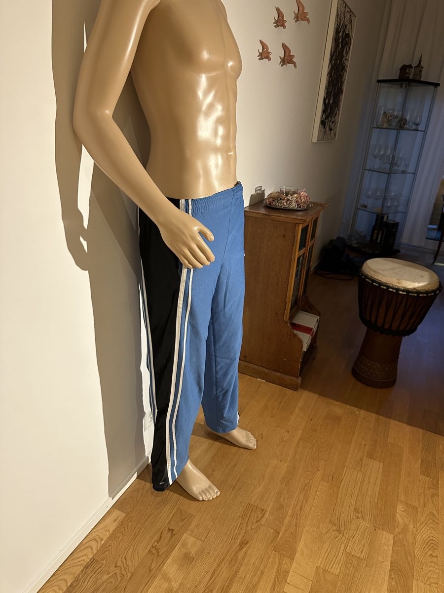 Nike Pantaloni: Vintage Nike Jogginghose, Grösse L – Usato da Bern venduto da pablito01 1