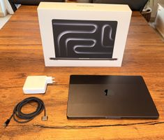 MacBook Pro 14 pouces noir, comme neuf