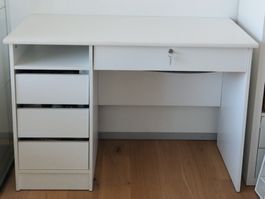 Schreibtisch