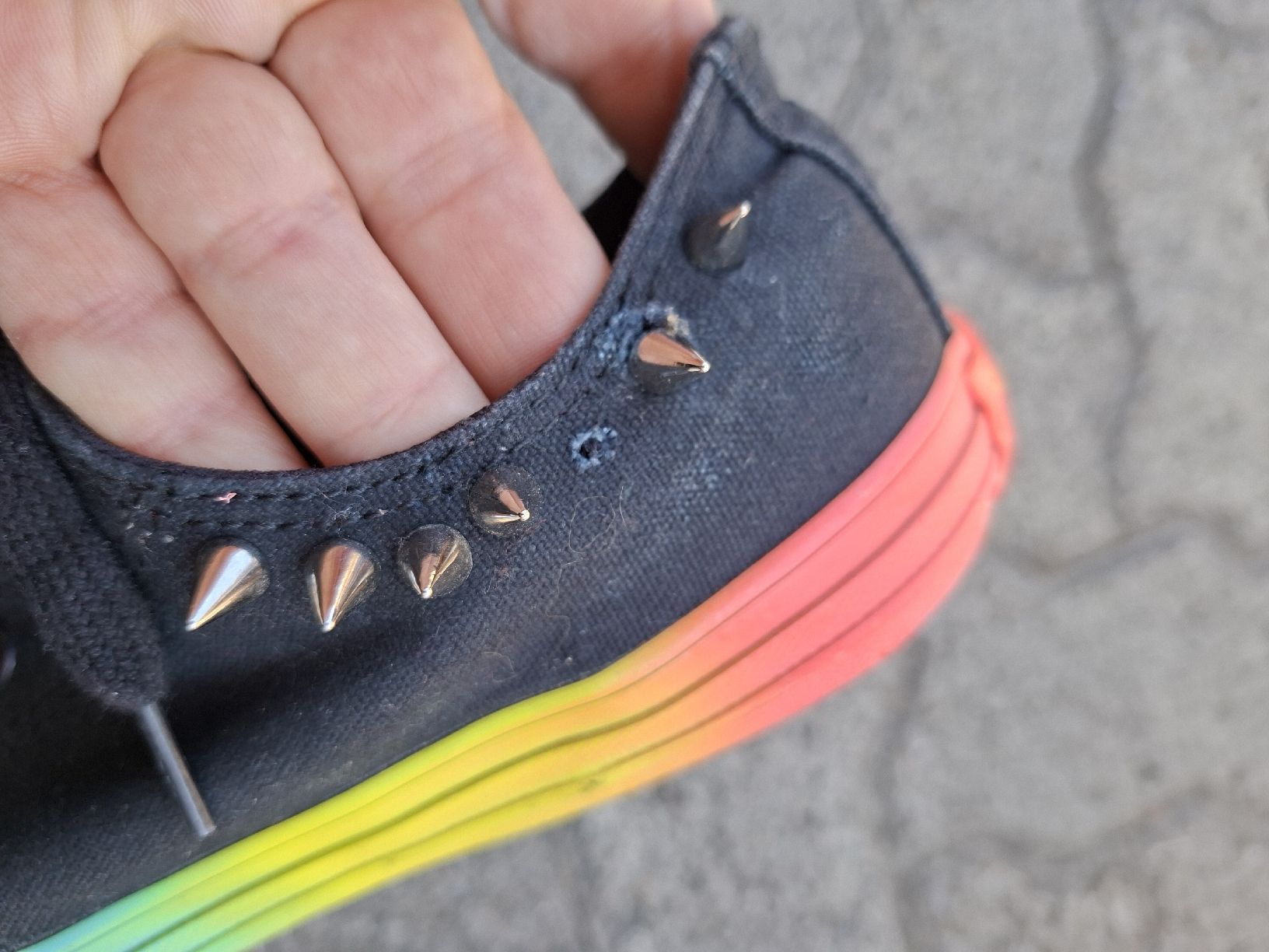 Converse Damenschuhe: Converse Chuck Taylor rainbow spikes Grösse 38 – Gebraucht aus Hinwil von jasangarria 3