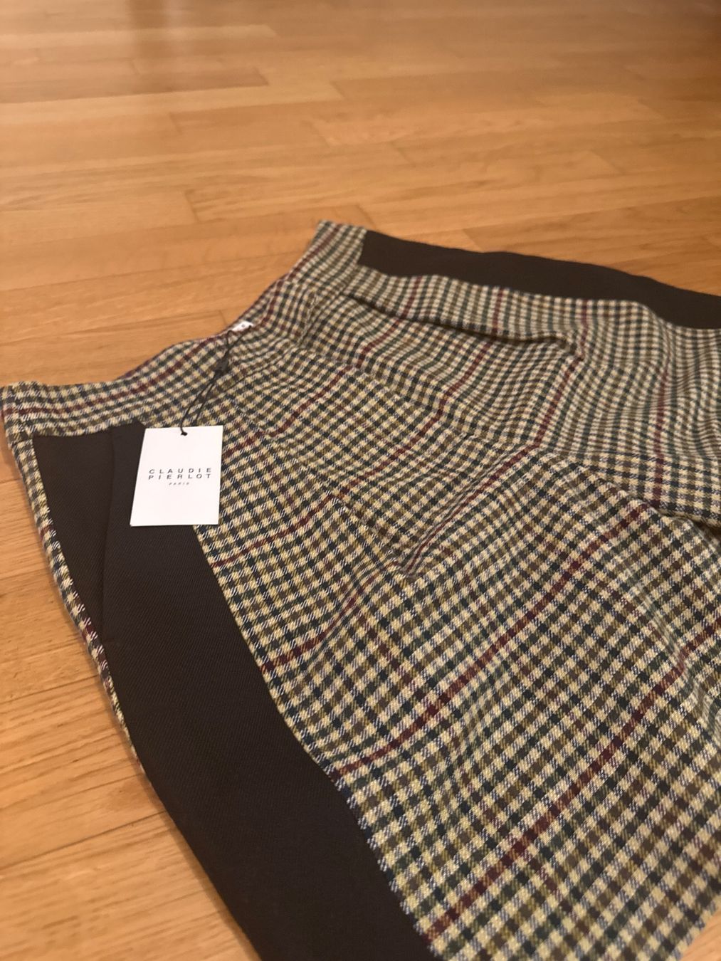 Claudie Pierlot Pantaloni: Claudie Pierlot Shorts, 38 – Nuovo (secondo la descrizione) da Adliswil venduto da AE112