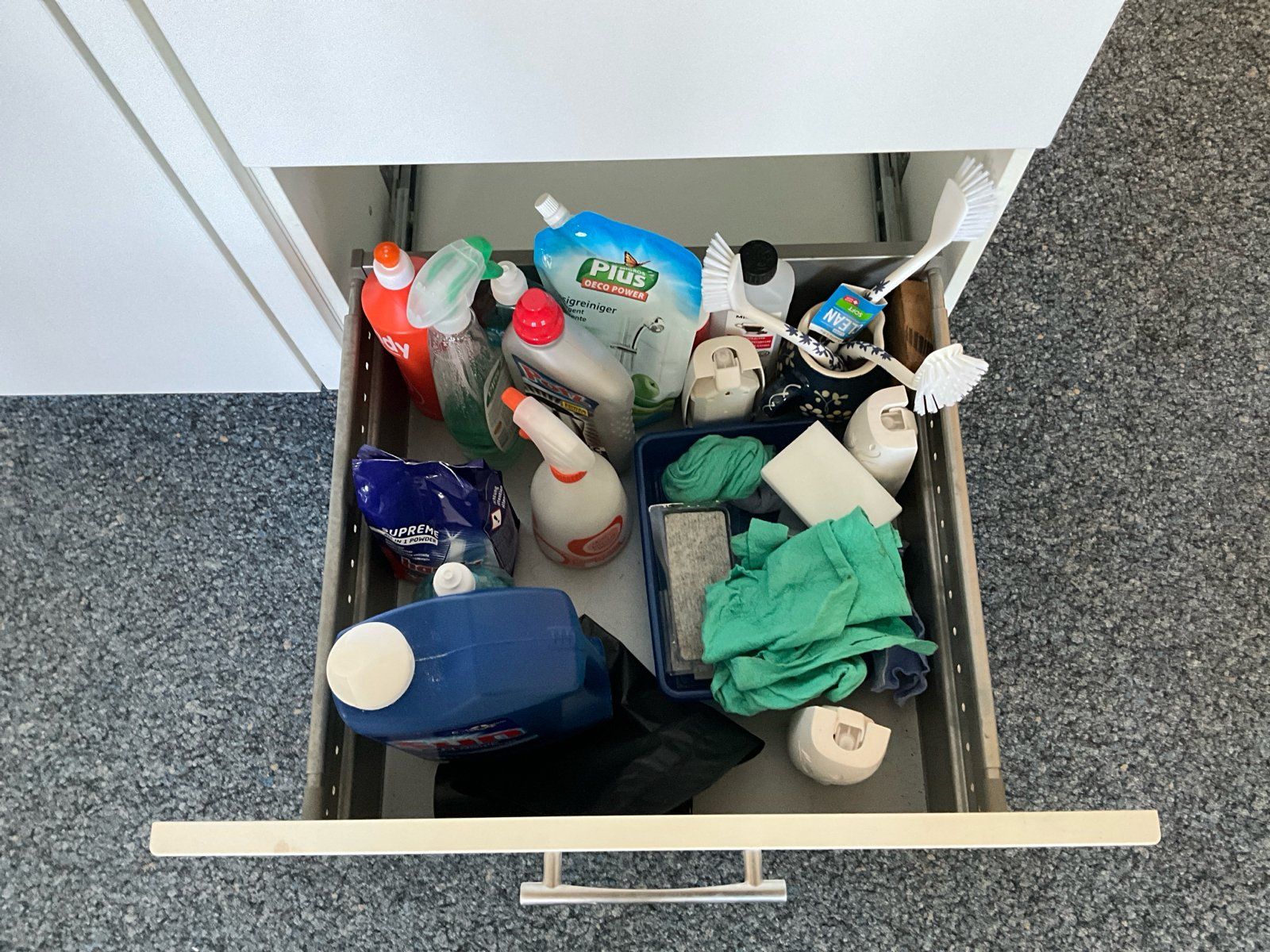 Set di piatti: Diverser Inhalt aus Küche – Usato da Zürich venduto da PIPM_Switzerland 2