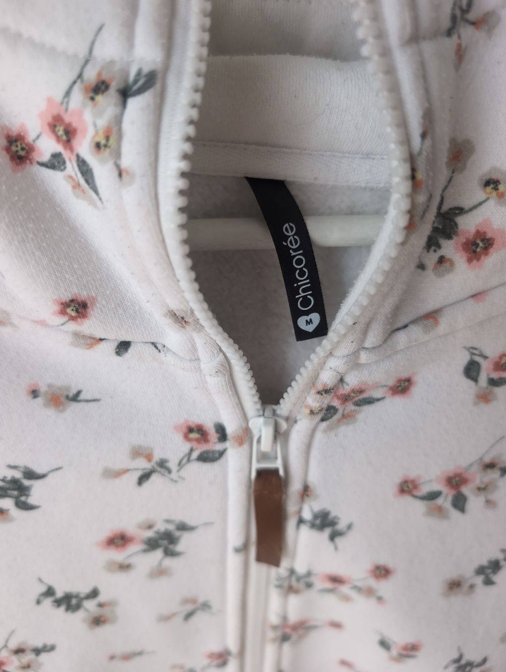 Pullover & Sweatshirts: Kapuzenjacke mit Blumenmuster, Grösse M – Neu (gemäss Beschreibung) aus Alberswil von __colafroeschli__ 1