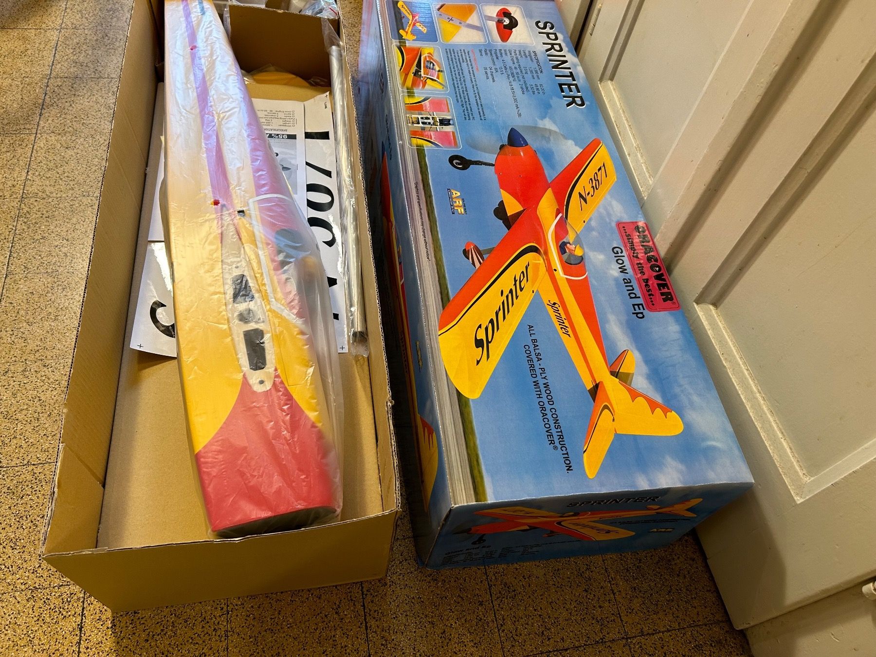 RC Modellbau: Avion RC Black Horse Model Sprinter – Gebraucht aus Geneve von  1
