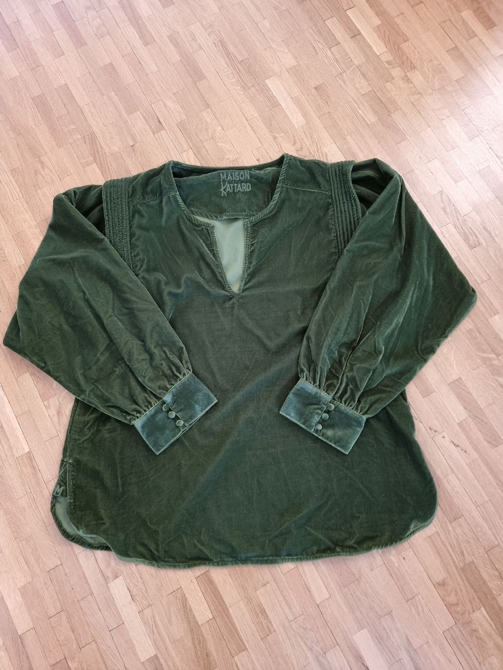Top: Blouse velours vert MAISON KATTARD L – Nuovo (secondo la descrizione) da Veyrier venduto da Leilazizou 2