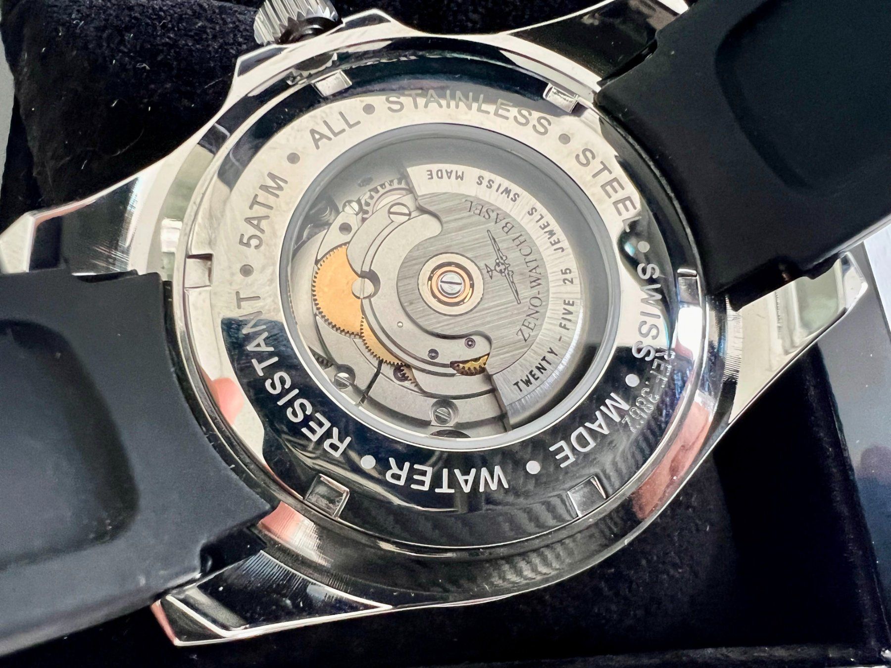 Zeno Orologi: ZENO Diver Automatic - X-Large 47mm - ETA 2824-2 - SRP 848.- – Nuovo e nell'imballaggio originale da Le Mont-sur-Lausanne venduto da LycaGallery 6