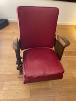 Kinosessel rot Vintage mit Holzarmlehnen gebraucht