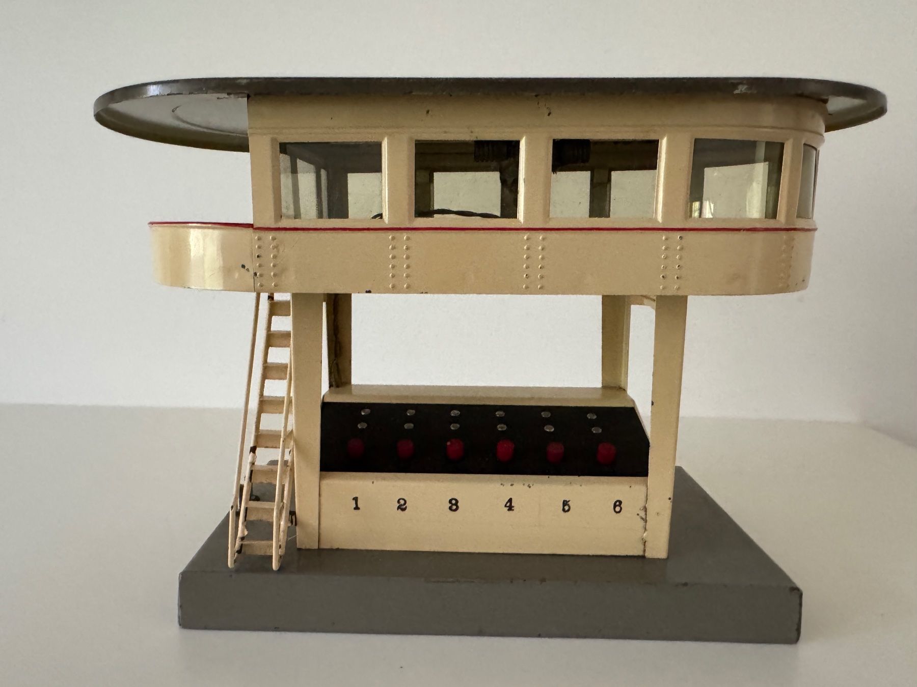Märklin Modelleisenbahnen: Märklin - Stellwerk 13729/6 – Gebraucht aus Winterthur von Arma3