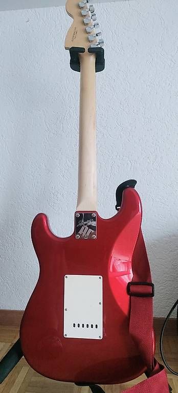 Strumenti musicali: Guitare électrique Fender Squier Strat Affinity – Usato da La Tour-de-Trême venduto da Sdk00 2