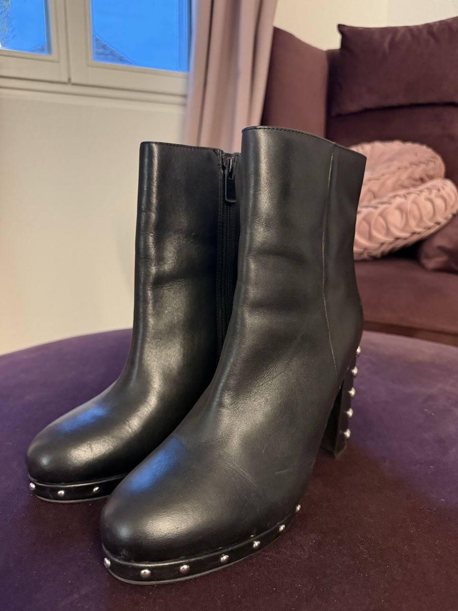 Scarpe da donna: Schwarze Stiefeletten Größe 40 – Nuovo (secondo la descrizione) da Luzern venduto da ver_v78d 1