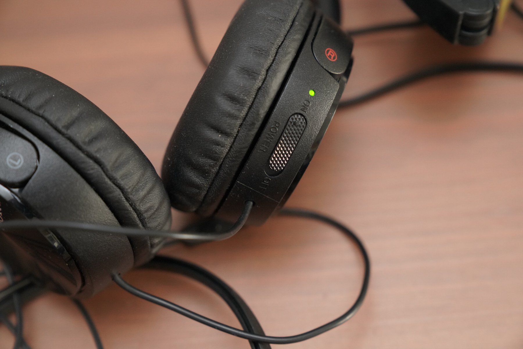 Cuffie: 4 Kopfhörer kabelgebunden: 1 Sony mit ANC + Sennheiser + HP – Usato da Zürich venduto da Lock5151 3